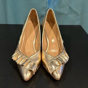 Gold BCBG Pumps